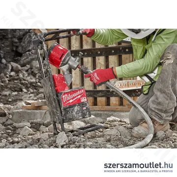 MILWAUKEE MXF CVBP-602 MX FUEL™ Akkus háti betonvibrátor (2db XC406 akku+töltő) (4933479591)