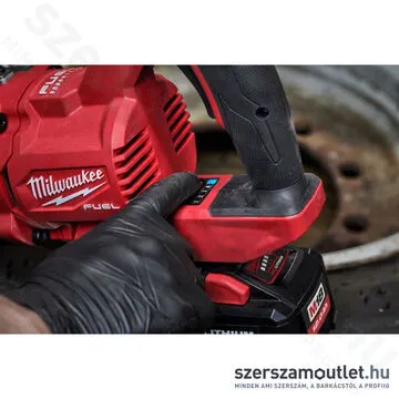 MILWAUKEE M18 ONEFHIWF1D-121C Akkus ütvecsavarozó kofferben (1