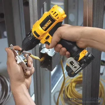 DEWALT DCD710D2-QW Akkus fúró-csavarbehajtó kofferben, 24Nm (2x2,0Ah/10,8V)