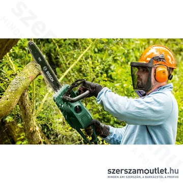 BOSCH UNIVERSAL CHAIN 35 Elektromos láncfűrész (1800W/35cm) (06008B8303)