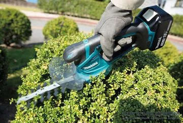 MAKITA DUM111ZX Akkus sövényvágó (akku és töltő nélkül)