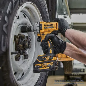 DEWALT DCF891N Akkus szénkefementes ütvecsavarozó 18V (akku és töltő nélkül)