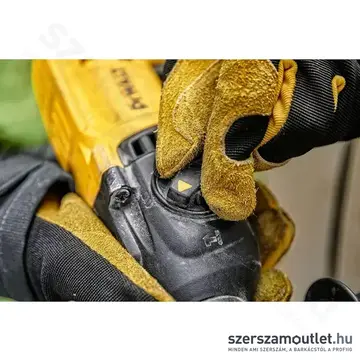 DEWALT D25033K Fúró-vésőkalapács kofferben (710W/2J)