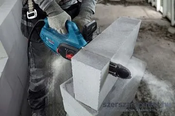 BOSCH GAC 250 elektromos láncfűrész ytong-hoz (1.200W/250mm) (06012B6020)