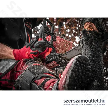 MILWAUKEE M18 FTHCHS35-802 Akkus láncfűrész felső fogantyús 35cm (2x8,0Ah/18V)