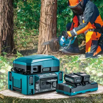 MAKITA 36V-os tápfeszültség átalakító/inverter (BAC01) (Akku és töltő nélkül)