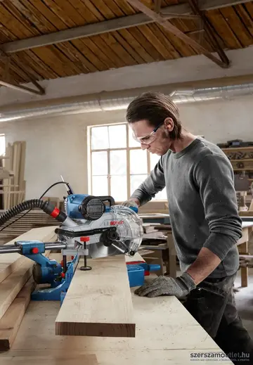 BOSCH GCM 254 D Csúszósines gérvágó (1.800W/254mm)