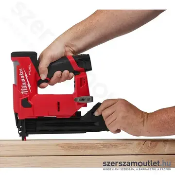 MILWAUKEE M12 FCN18GS-0X Akkus egyenes szegbelövő HD kofferben (12V) (Akku és töltő nélkül!)