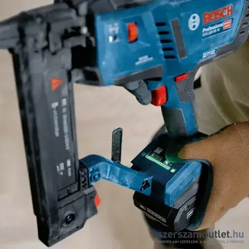 BOSCH GTH 18V-38 M Professional Akkus szénkefementes tűzőgép fához 18V (Akku és töltő nélkül)