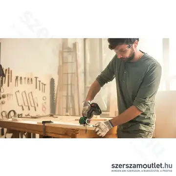BOSCH UniversalCut 18V Akkus szénkefementes NanoBlade fűrész 18V (2,5Ah akku és töltő) (06033D5101)
