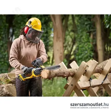 STANLEY SFMCCS730M1-QW FatMax V20 Akkus szénkefementes láncfűrész 30cm (1x4,0Ah/18V)
