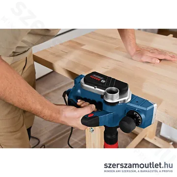 BOSCH GHO 26-82 D Gyalu (710W/82mm) (06015A4301)