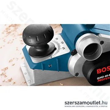 BOSCH GHO 40-82 C Gyalu kofferben (850W/82mm) (060159A760)