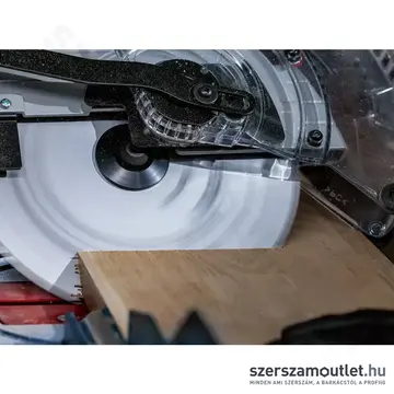 BOSCH Optiline Wood körfűrészlap leszabó és gérvágó fűrészekhez, 216x2,0/1,4x30mm 60 fog
