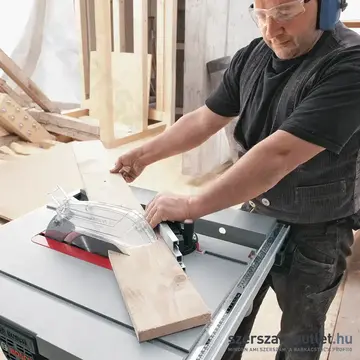 BOSCH GTS 10 J Asztali körfűrész (1800W/254mm)