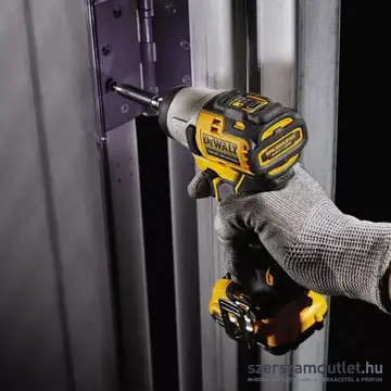 DEWALT DCF801D2-QW Akkus szénkefementes ütvecsavarozó TSTAK kofferben (163Nm/2x2,0Ah/12V)