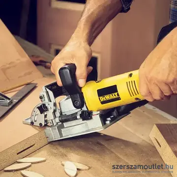 DEWALT DW682K-QS Lapostiplimaró kofferben (600W)