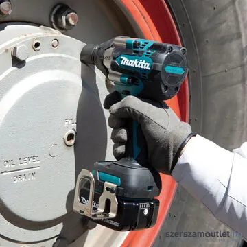MAKITA DTW700RTJ Akkus szénkefementes ütvecsavarozó 1/2