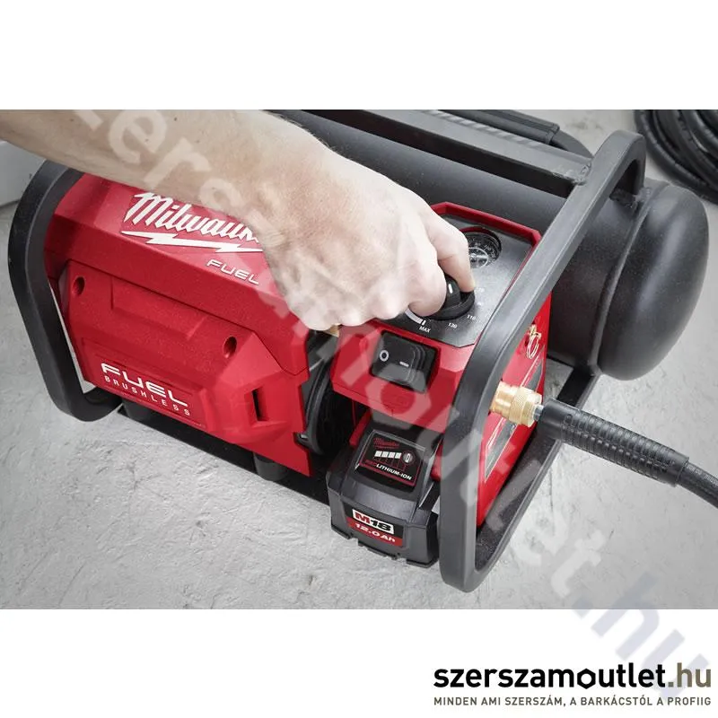 MILWAUKEE M18 FAC-0 Akkus légkompresszor (18V/7,6l) (Akku és töltő nélkül!) (4933472166)