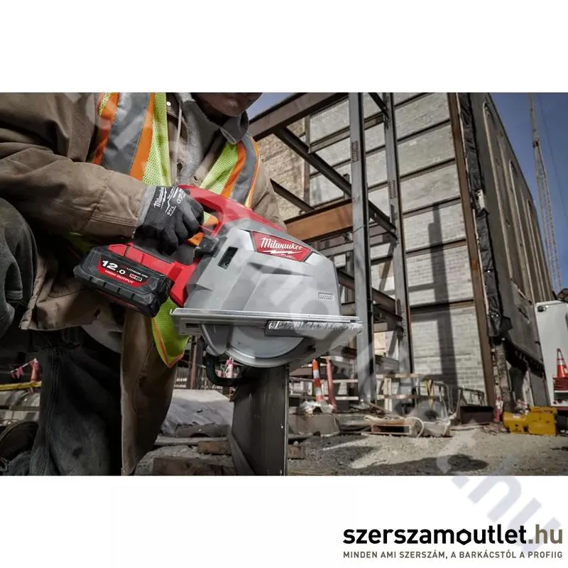 MILWAUKEE M18 FMCS66-121C Akkus fémvágó körfűrész 203mm, kofferben (1x12Ah/18V) (4933472111)