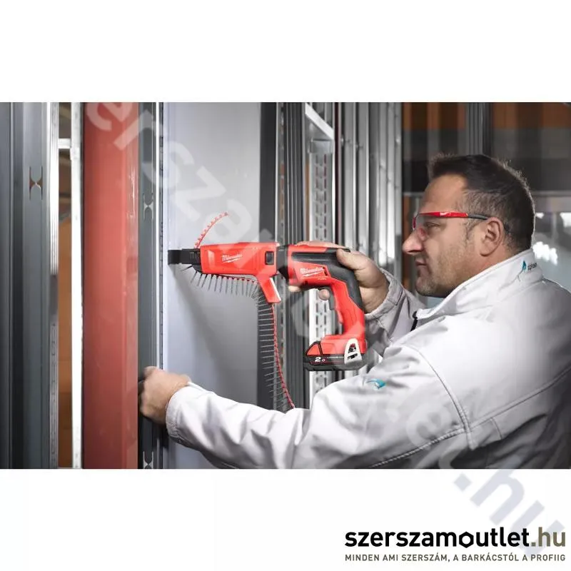 MILWAUKEE M18 FSGC-202X Akkus táras szénkefementes gipszkarton csavarbehajtó HD koffer (2x2,0Ah/18V)
